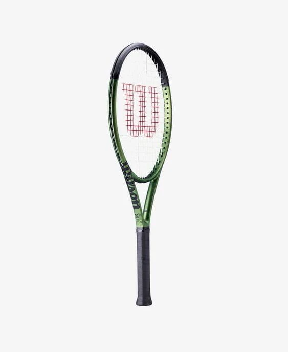 Wilson Blade 26 Inch V8 Graphite Junior Tennis Racket - Image 3